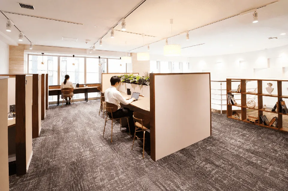 THE HUB 銀座OCT 写真2