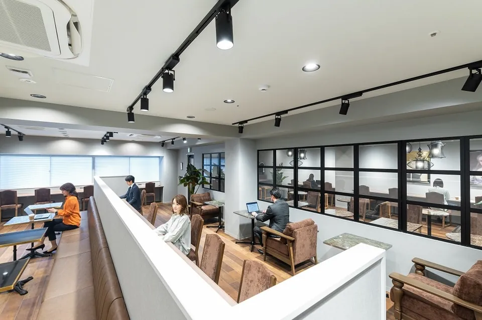 THE HUB 京都四条烏丸 写真2
